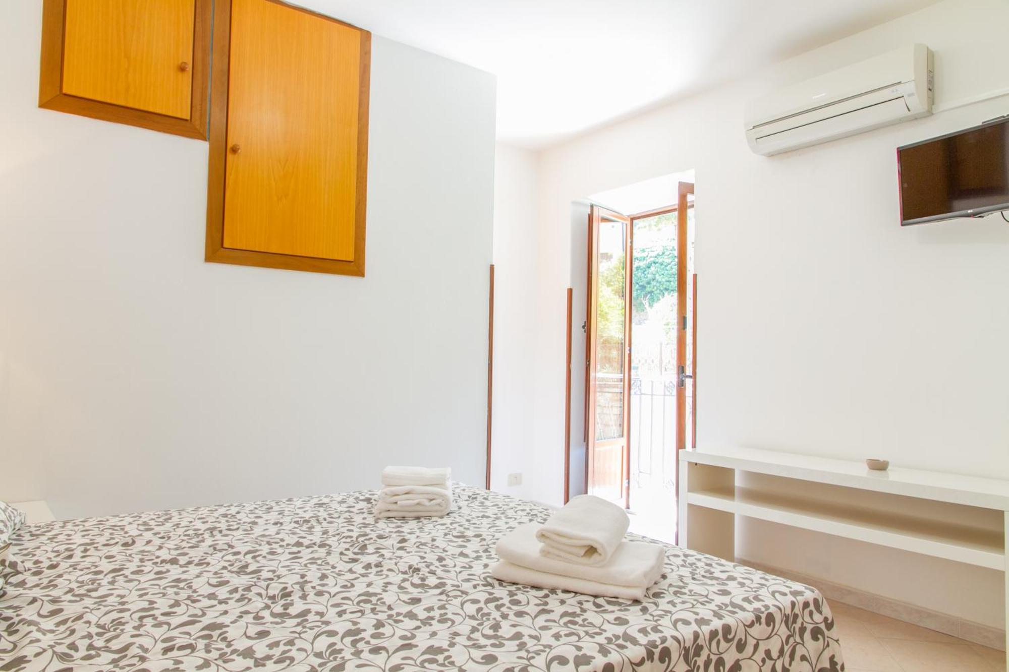 Ai Candelori Hotel Cefalu Exterior photo