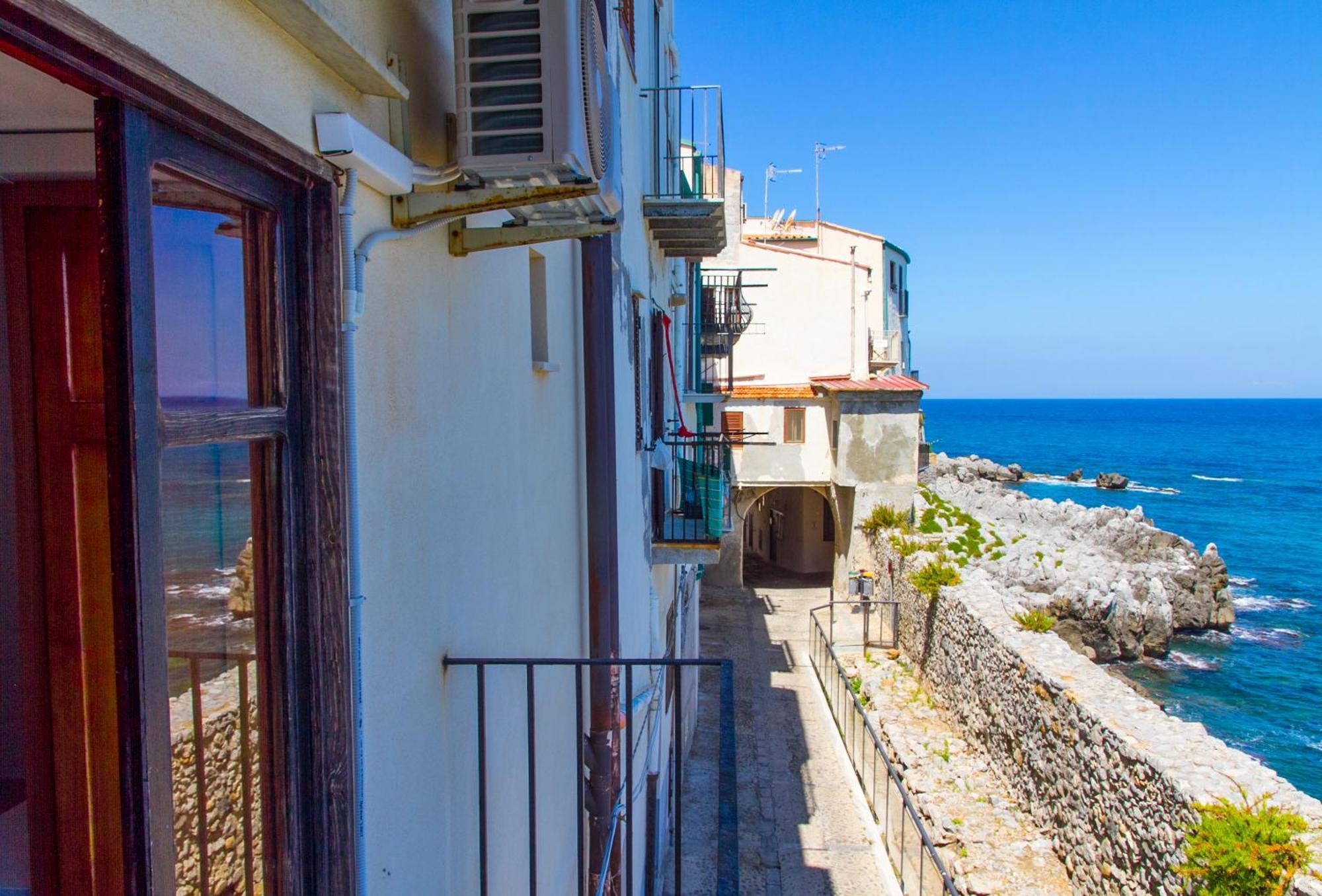 Ai Candelori Hotel Cefalu Exterior photo