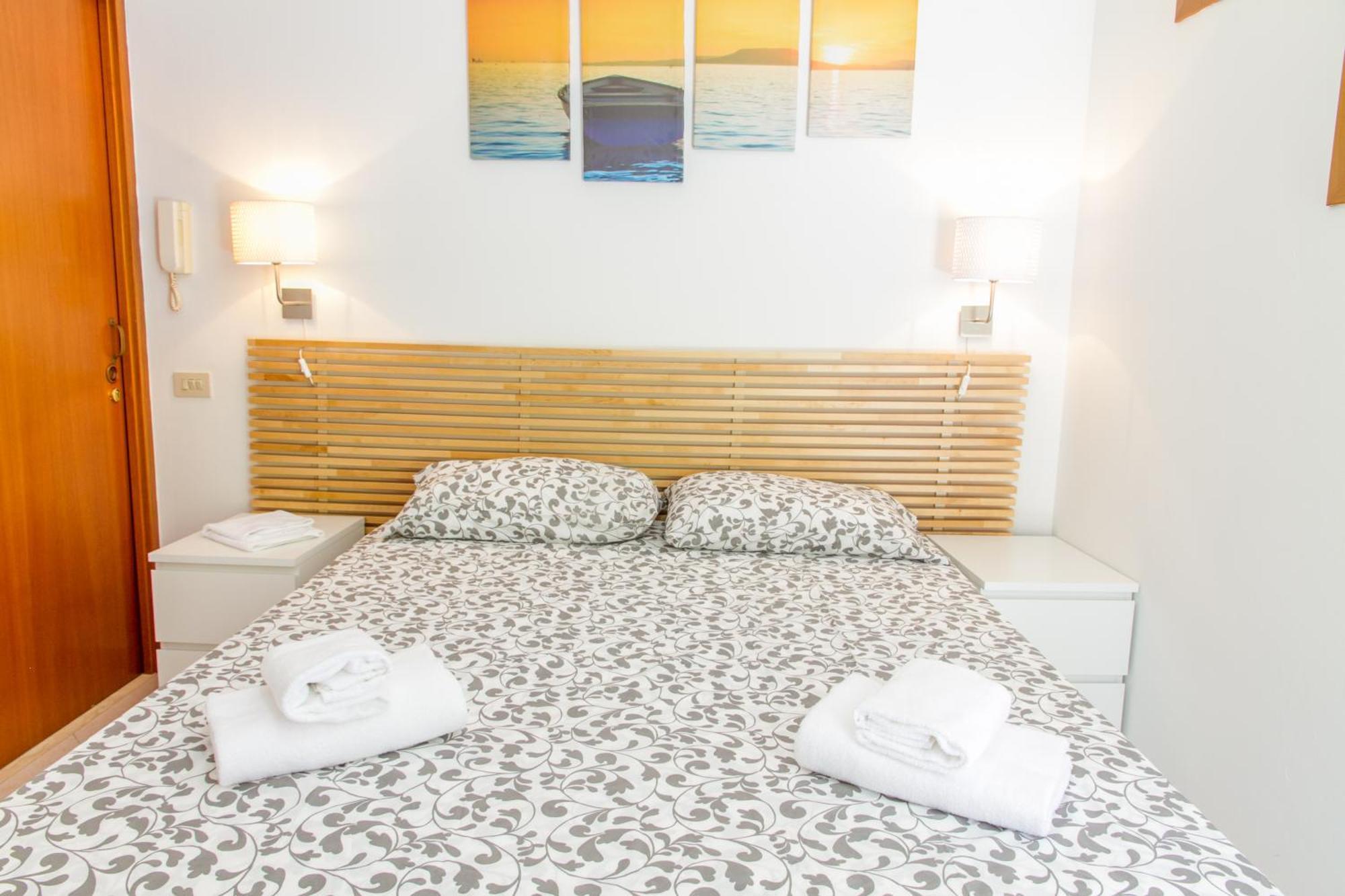 Ai Candelori Hotel Cefalu Exterior photo