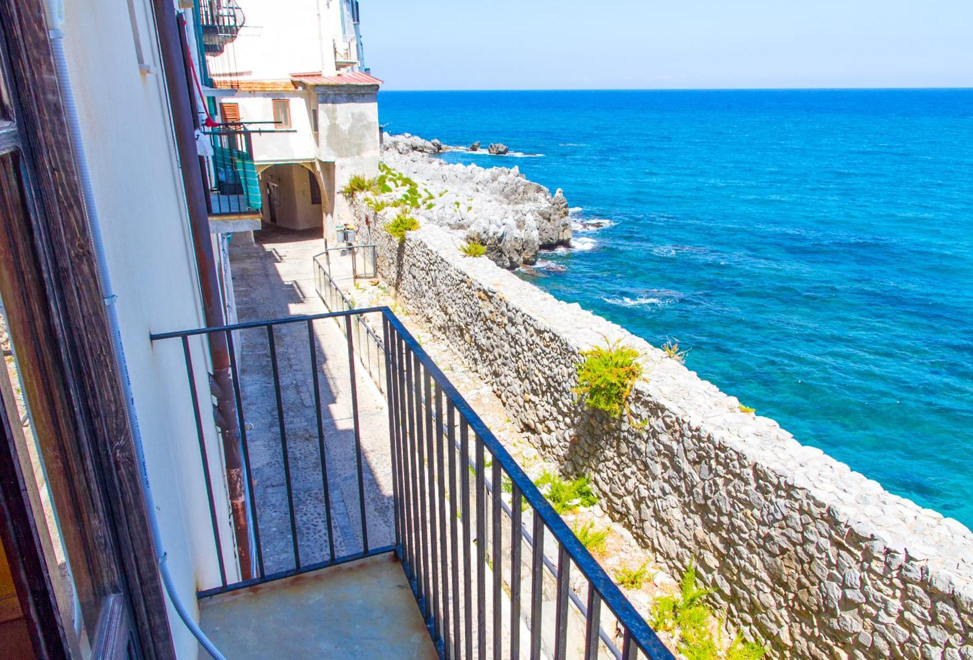 Ai Candelori Hotel Cefalu Exterior photo